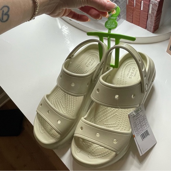 BNIB Crocs Mega Crush Sandal Tik Tok Sandals size 8 Bone NWT - Picture 10 of 16